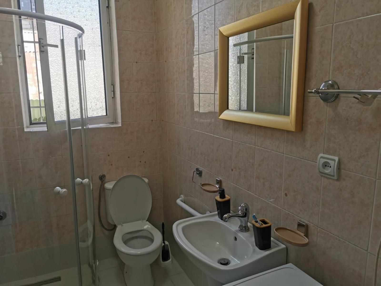 Gm Tirana Hostel ภายนอก รูปภาพ