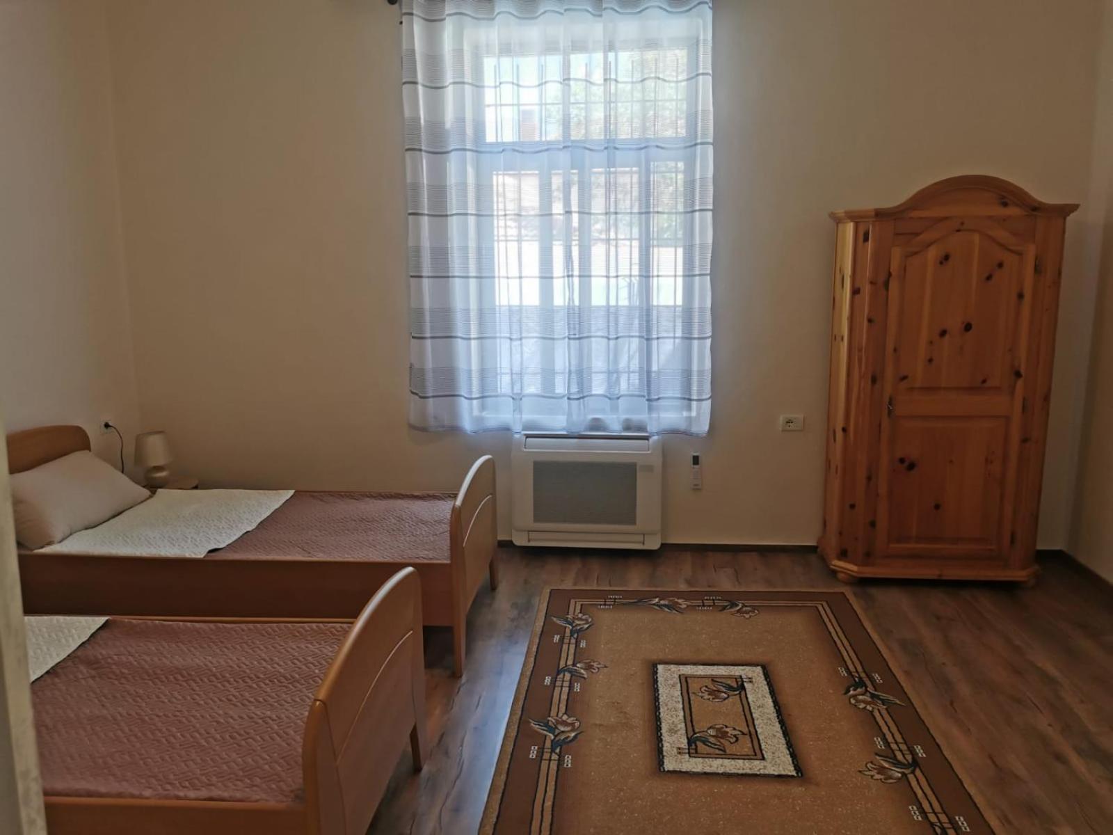 Gm Tirana Hostel ภายนอก รูปภาพ