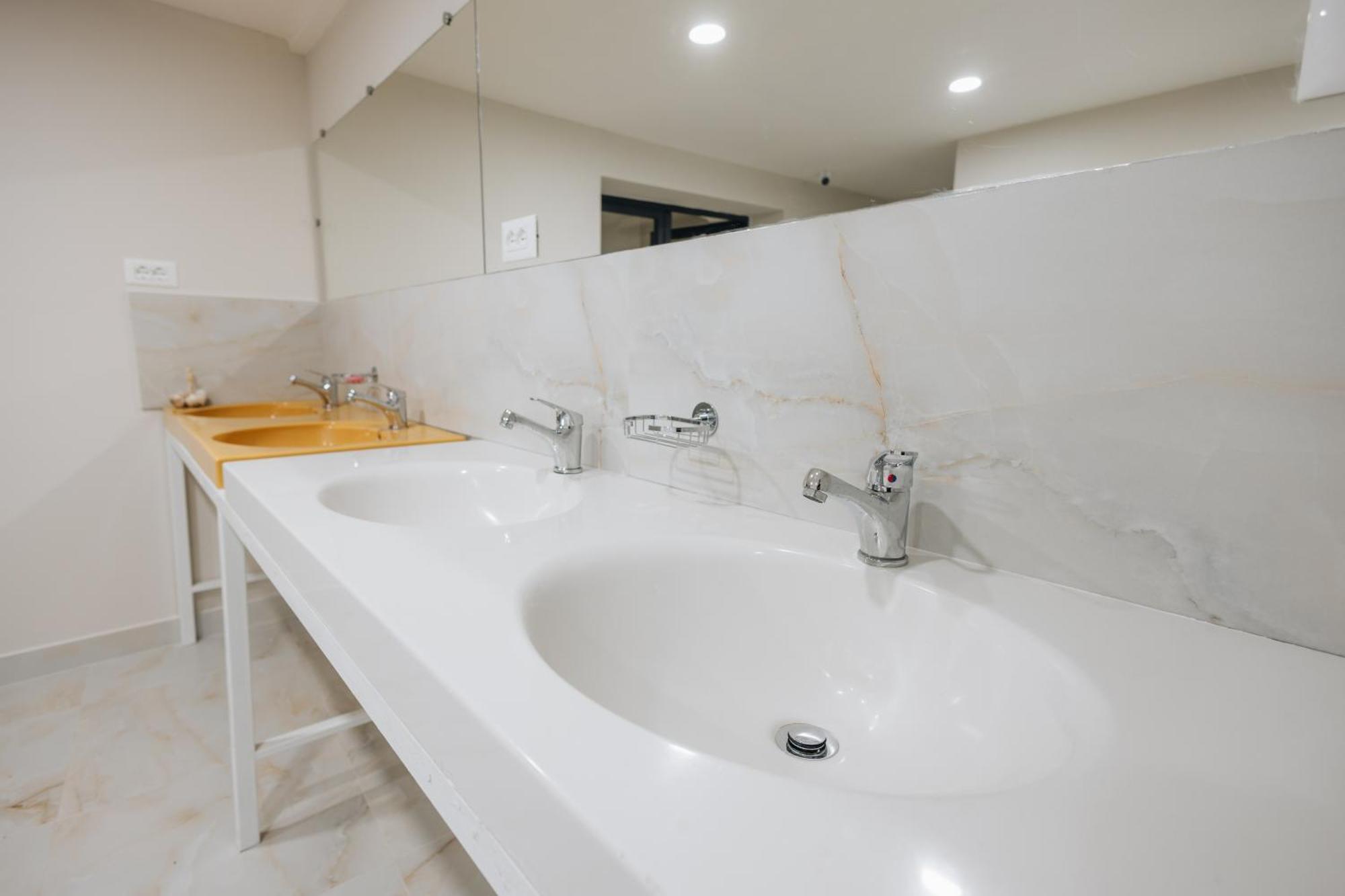 Gm Tirana Hostel ภายนอก รูปภาพ