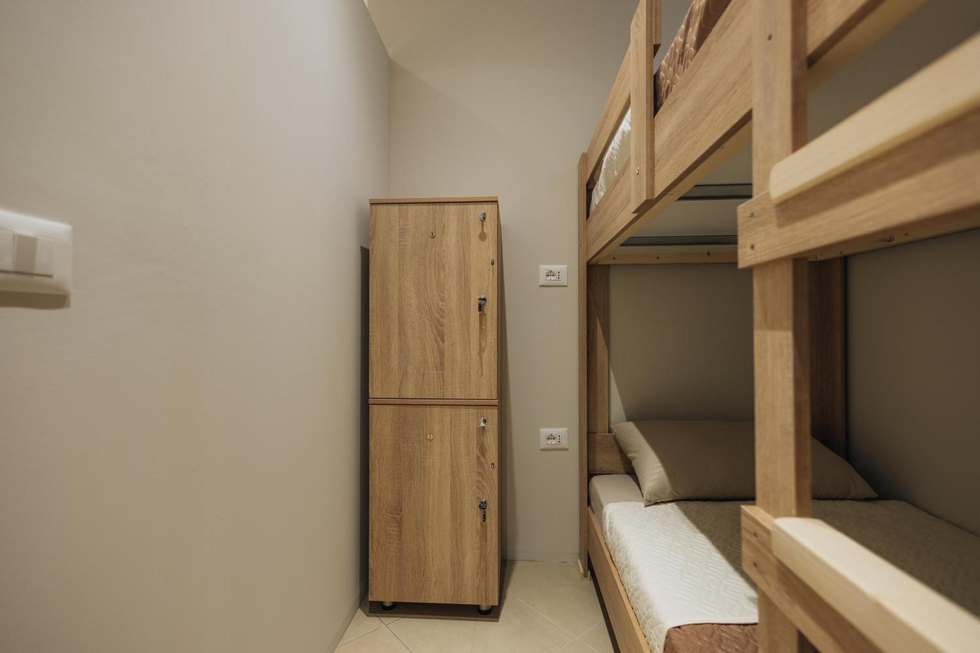 Gm Tirana Hostel ภายนอก รูปภาพ