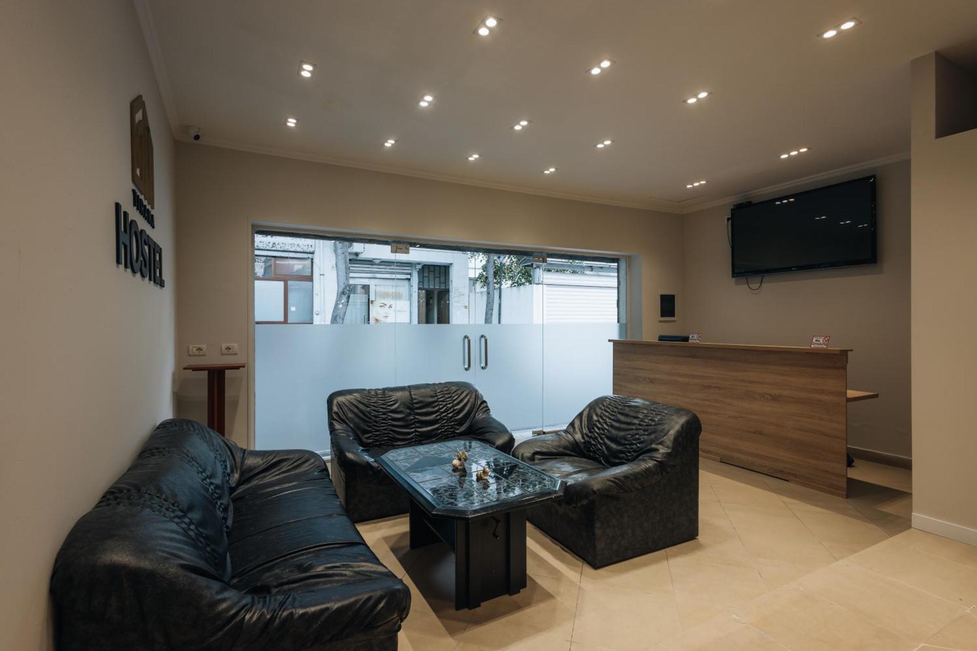 Gm Tirana Hostel ภายนอก รูปภาพ