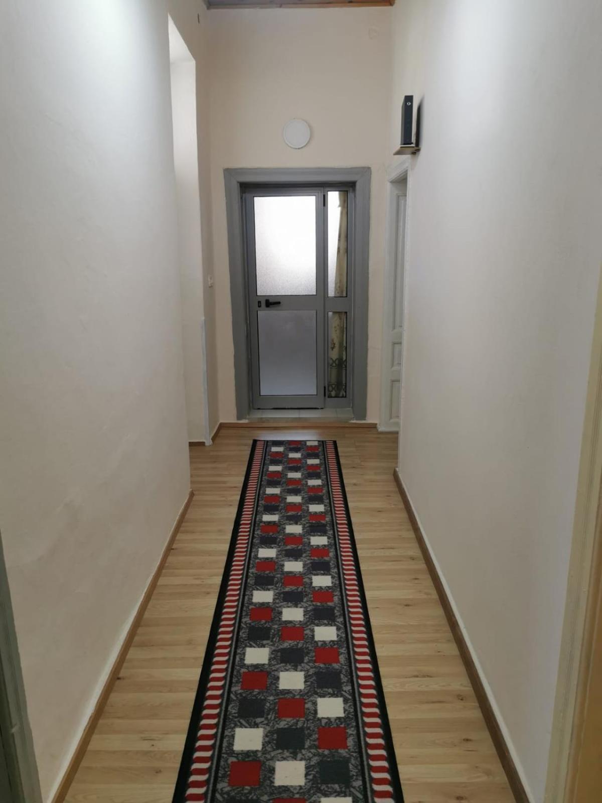 Gm Tirana Hostel ภายนอก รูปภาพ