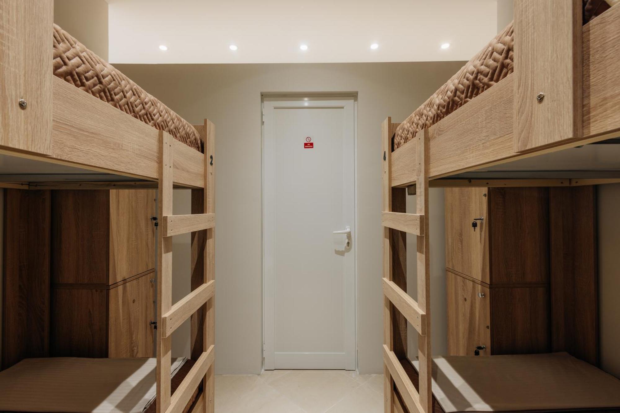 Gm Tirana Hostel ภายนอก รูปภาพ